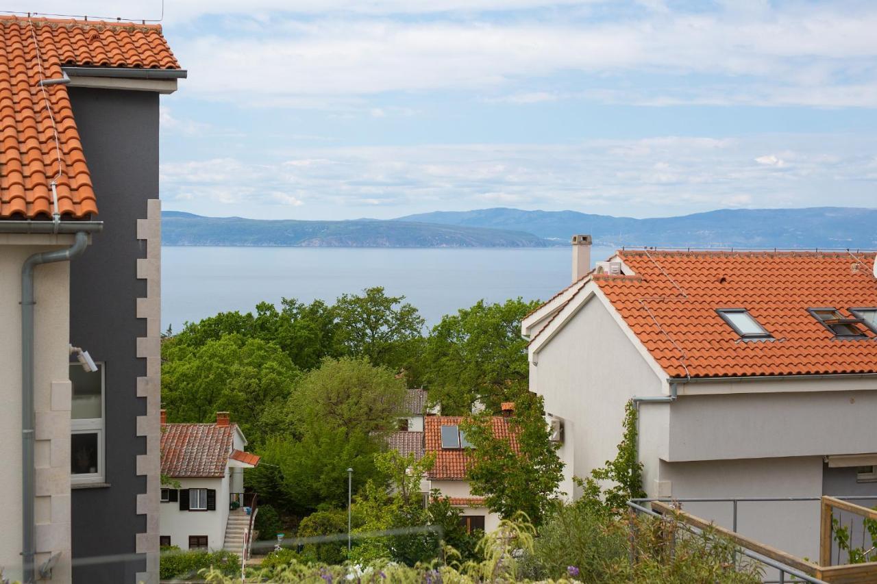 Villa Solis Lacus Modern Apartment - Private Heated Pool - Smart Tv Sky X - Free Parking Njivice Exterior photo