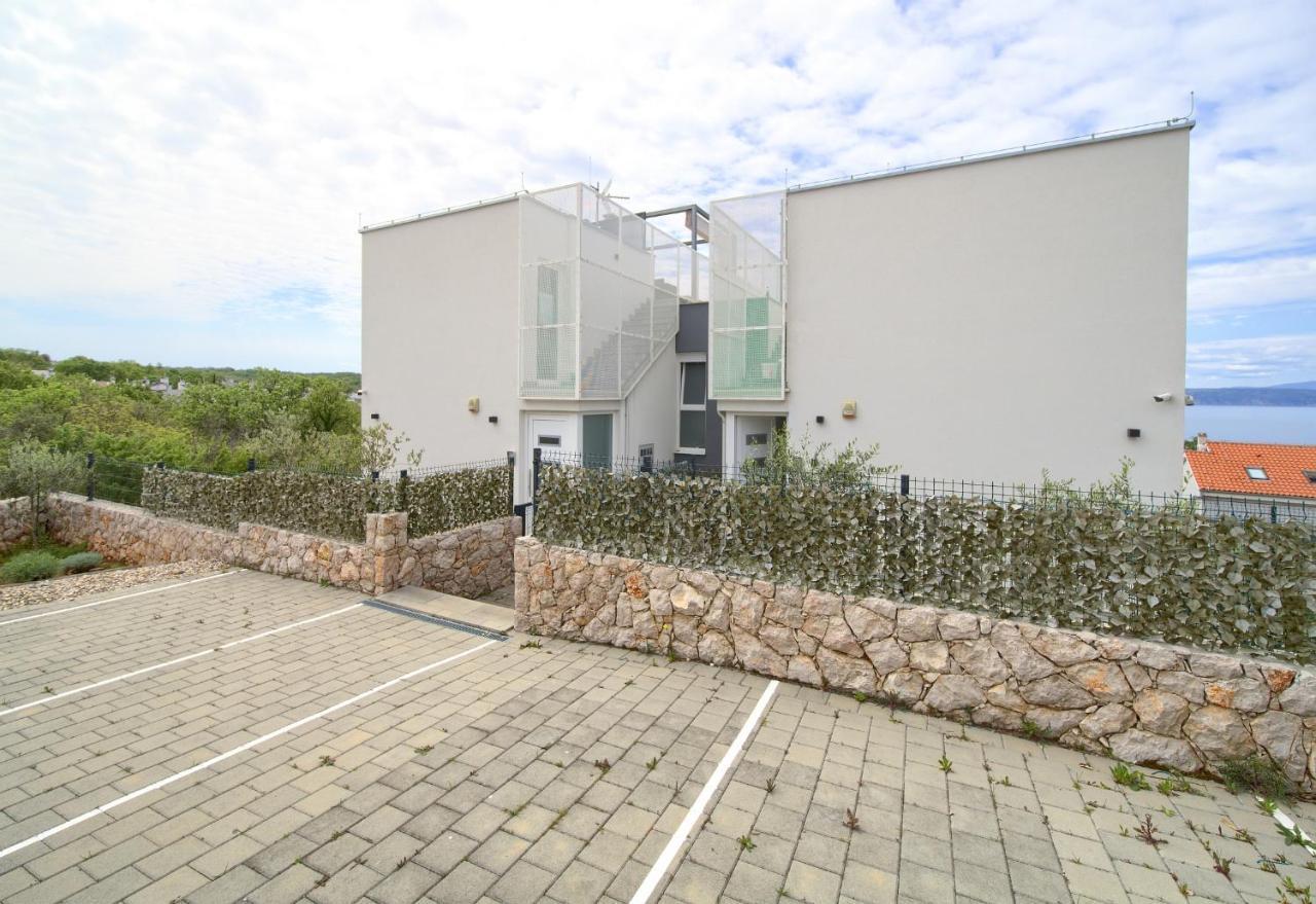 Villa Solis Lacus Modern Apartment - Private Heated Pool - Smart Tv Sky X - Free Parking Njivice Exterior photo