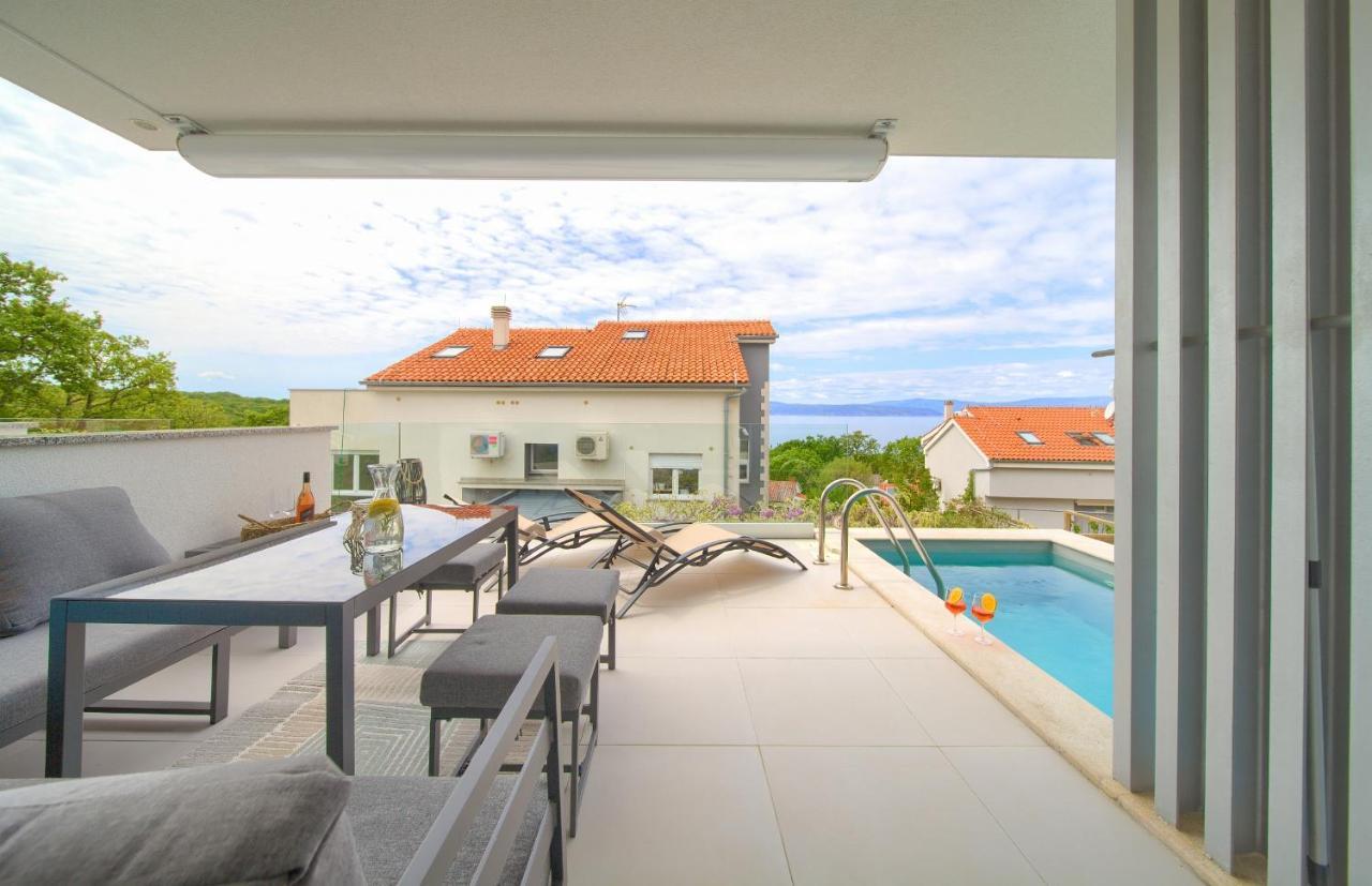 Villa Solis Lacus Modern Apartment - Private Heated Pool - Smart Tv Sky X - Free Parking Njivice Exterior photo