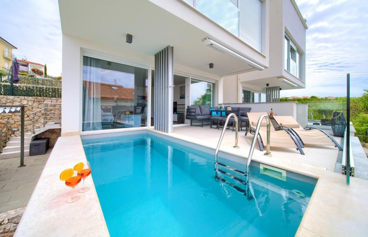 Villa Solis Lacus Modern Apartment - Private Heated Pool - Smart Tv Sky X - Free Parking Njivice Exterior photo