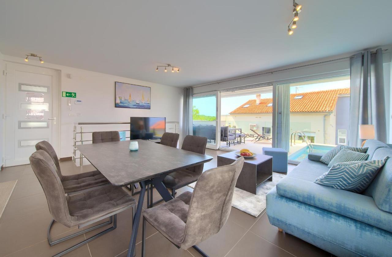 Villa Solis Lacus Modern Apartment - Private Heated Pool - Smart Tv Sky X - Free Parking Njivice Exterior photo