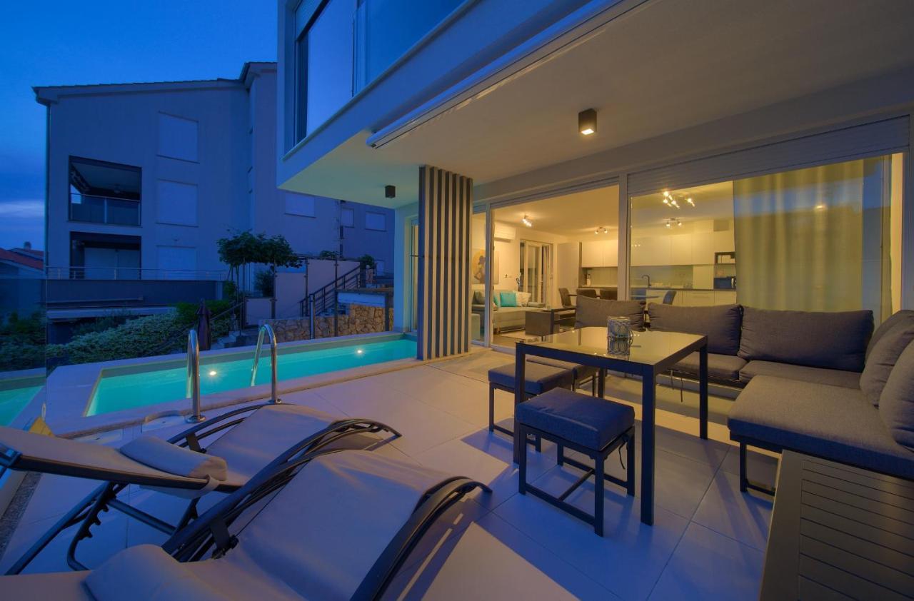 Villa Solis Lacus Modern Apartment - Private Heated Pool - Smart Tv Sky X - Free Parking Njivice Exterior photo
